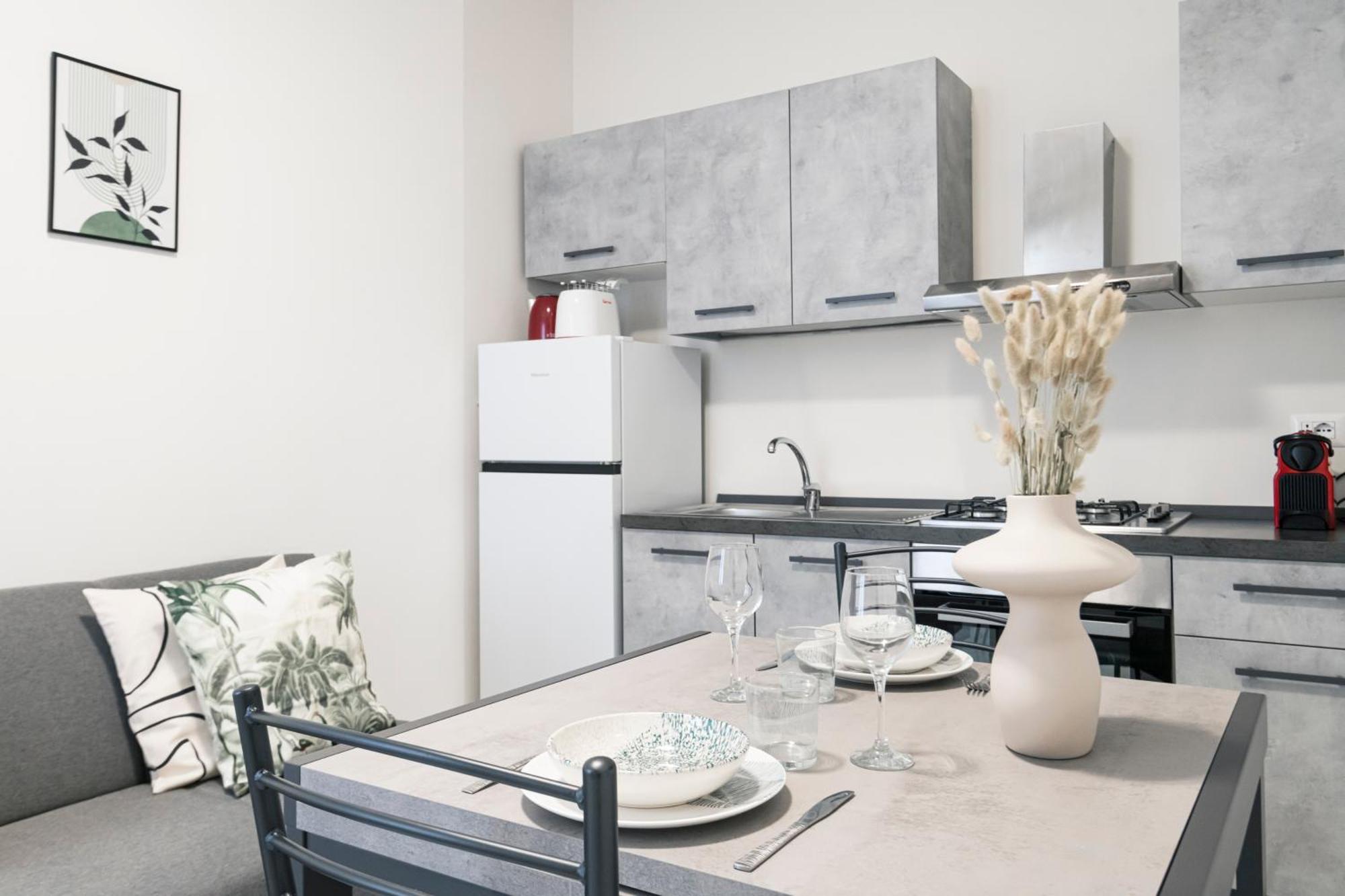 Easylife - Appartamento Elegante Moderno E Accogliente - La Tua Oasi In Citta Milan Exterior photo